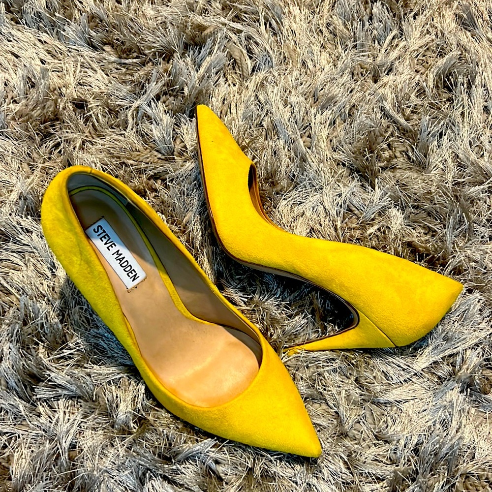 Steve Madden Daisie Canary Yellow/ new size 8